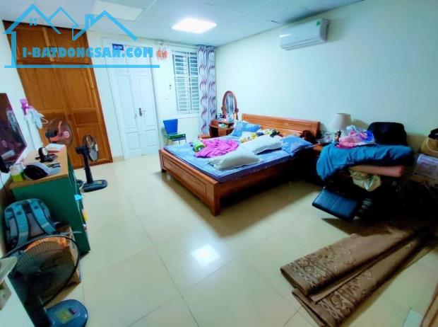 Bán nhà lô góc mặt ngõ Kinh Doanh Hào Nam Đống Đa 73 m2 x 4 T Từ T2 - T4 90 m2 giá 21,5 tỷ - 2