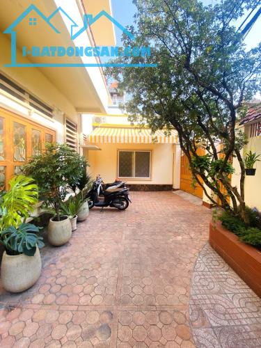Bán gấp Biệt thự mặt tiền Lam Sơn Phường 6 Bình Thạnh 180m2 (18x10) chỉ 37.5 tỷ tl
