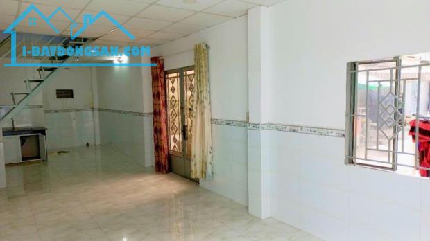 Nhà Bình Tân 52m² hẻm xe hơi thông, giáp Tân Phú, Giá chỉ 3.5 tỷ. - 1