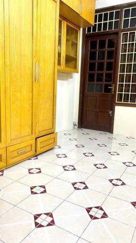 Cho thuê nhà nguyên căng ngõ 226 Lê Duẩn,  26m² x 5 tầng, 3 phòng ngủ, 3 WC, full nội - 4