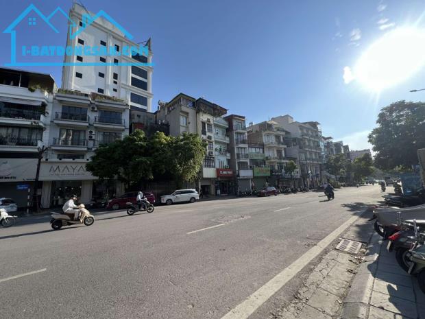 Bán tòa Building VP mặt phố Sơn Tây, 157m2, 7 tầng, giá siêu tốt