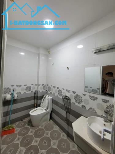 CỰC HIẾM NHÀ  LÊ_TRỌNG_TẤN 36m2 x 5 tầng sát phố,  ô tô tránh cách 10m, 2 mặt thoáng vĩnh - 3