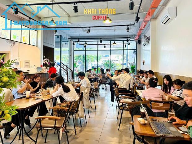 bán gấp nhà mặt tiền kinh doanh rộng. P. Bình Thọ Tp Thủ Đức, dt đất 232 m².