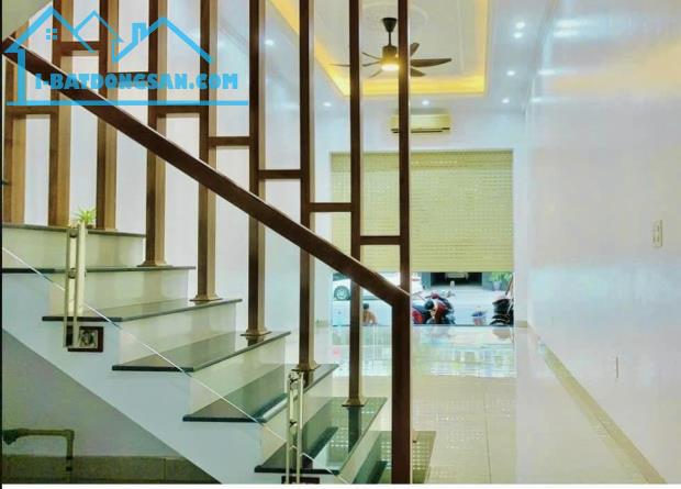 Chính chủ gửi Nhà 3 tầng Mặt Phố Ngô Quyền - TP Hải Dương - 3