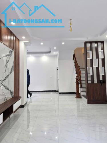 Nhà xây mới siêu to 50m2*3T, ÔTÔ đỗ cửa,có sân để xe riêng,gần bệnh viện nhi trung ương 2 - 2