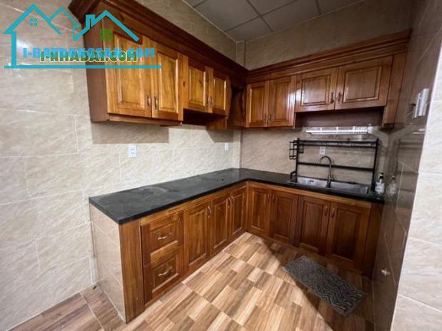 HÀNG HÓT Ở BÌNH TÂN GIÁP QUẬN 6 - DT 70M2 - 4 TẦNG HXH - GIÁ NHỈNH 6 TỶ. - 2