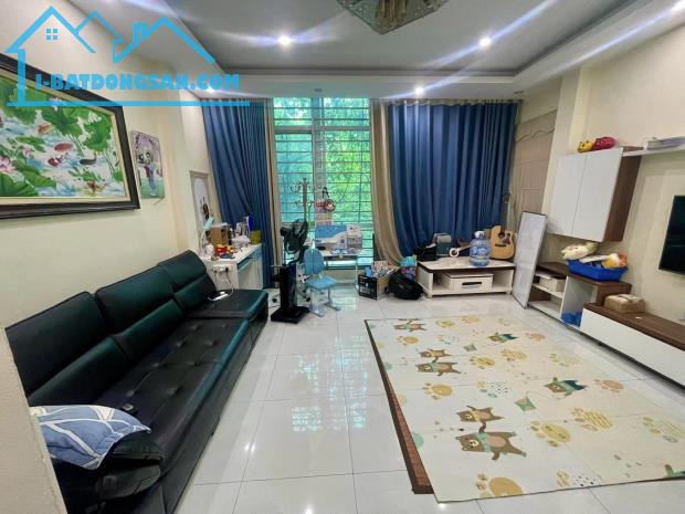 bán liền kề dương nội- 50m2 -2 thoáng- 4 tầng- vỉa hè phân lô - dân cư đông đúc-kinh doanh - 2