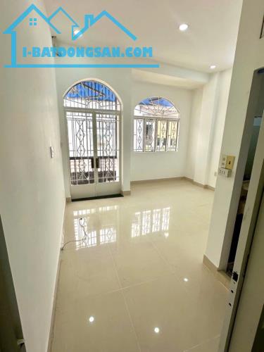🏠âu dương lân ,quận 8 ,2 tầng ,4mx10m,hẻm 3m ,nhỉnh 4,x tỷ - 5