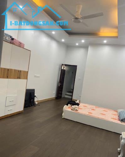 Nhà thoáng sáng Quang Tiến 37M x 5T, 5,85 tỷ, oto tránh, KD đỉnh