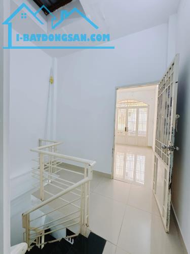 Bán nhà mới lô nhì Đoàn Văn Bơ p.13 DTSD 63m2 chỉ nhỉnh 3Tỷ - 3