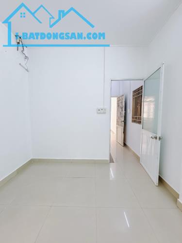 Bán nhà mới lô nhì Đoàn Văn Bơ p.13 DTSD 63m2 chỉ nhỉnh 3Tỷ - 4