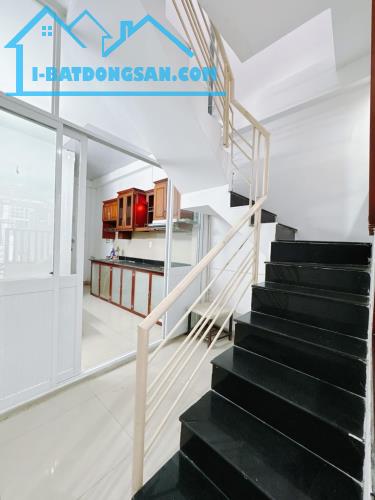 Bán nhà mới lô nhì Đoàn Văn Bơ p.13 DTSD 63m2 chỉ nhỉnh 3Tỷ - 5