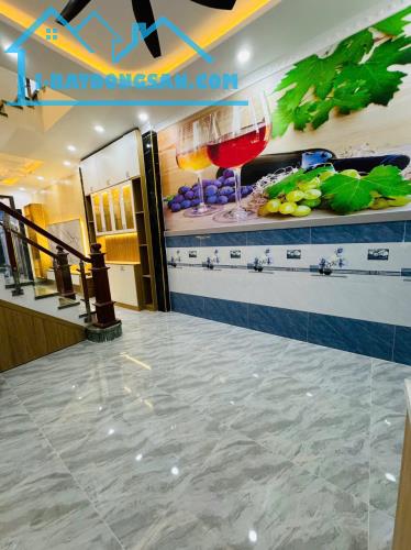 BÁN CĂN NHÀ HOÀN THIỆN 1T2L, DT 4X16 GIÁ 2TY5(TL) DỌN VÀO Ở LUÔN, SHR - 2