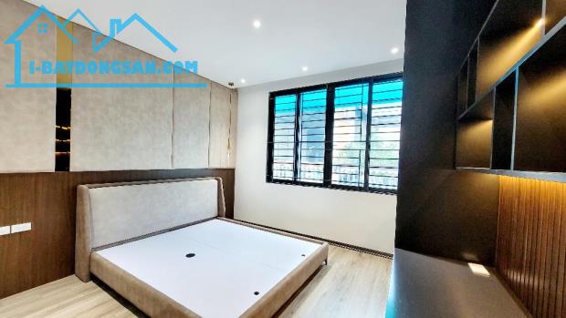 Bán nhà Hoa Lâm Long Biên, nhà chủ xây ở, sẵn nội thất, gần ô tô, ngõ nông. - 3