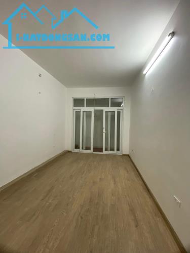 Bán nhà riêng phố Cầu Giấy phân lô, kinh doanh gần phố giá nhỉnh 7 tỷ