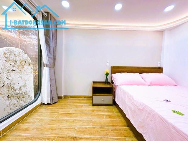 SIÊU PHẨM CĂN GÓC 3 TẦNG FULL NỘI THẤT - DTSD 60 M2 - HẺM 6M - NGUYỄN VĂN TRỖI - PN. - 4