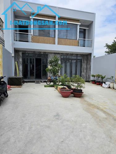 CHÍNH CHỦ CẦN BÁN 2  NHÀ Ở THẠNH LỘC AN THẠNH THUẬN AN
DT: 306,5M2 NGANG 9M THỔ CƯ - 1