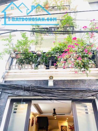 Bán nhà Nguyễn Văn cừ - Dân xây- Kinh doanh - Oto tránh - 6 tầng 65m2- 14 tỷ ( Thương - 2