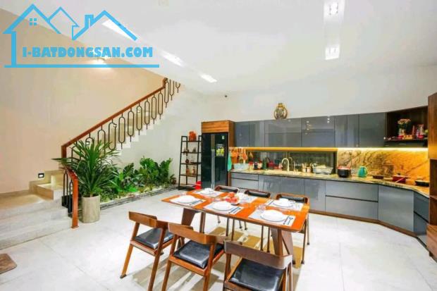 Cần bán villa Sơn Trà - 150m2 ngang 10m - dòng tiền ổn định 50tr/tháng - 3