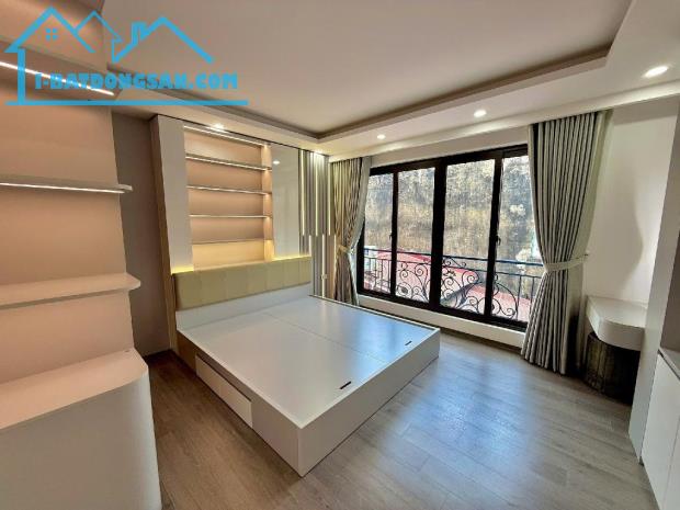 Bán nhà ngõ Hoàng hoa Thám , Ba đình . DT sổ 32 m2 , thực 46 m2 , rao 8,6 tỉ - 4