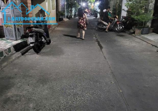 Nhà Mới 3 Tầng Gần Đầm Sen - Hẻm Xe Hơi Tránh - Thuận Tiện Kinh Doanh - 1
