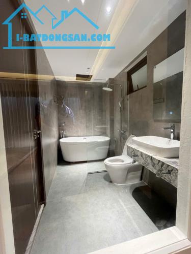 Siêu Phẩm Nhà Ngõ 548 Nguyễn Văn Cừ, Long Biên, 50m2, 7 Tầng, Gara 2 Ô Tô, Thang Máy