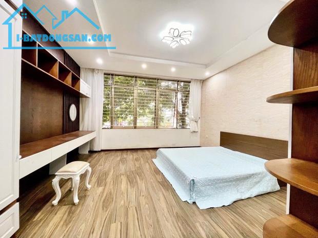 Phân lô Văn La,  50 m2*4T – MT 5m ,  VỈA HÈ – Ô TÔ TRÁNH – GARA Ô TÔ ,   12.5 tỷ - 3