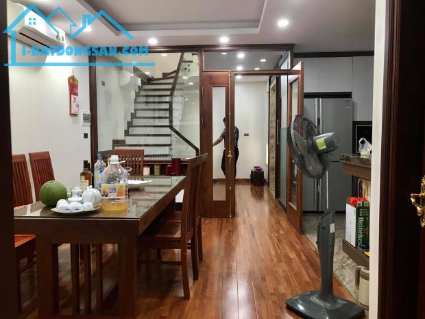 BÁN NHÀ MỚI XÂY TÂY HỒ - CHỦ CẦN BÁN NHANH - TẶNG NỘI THẤT XỊN