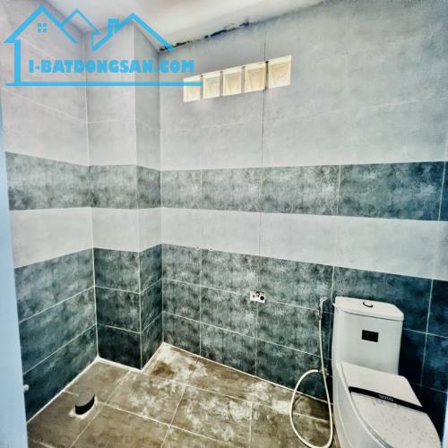 Bán nhà mặt phố chỉ có 2 ty…N…NN _ 2 tầng 2 pn 2 wc _ 89 mét ra đến Đường Tây Hòa, Phường - 4