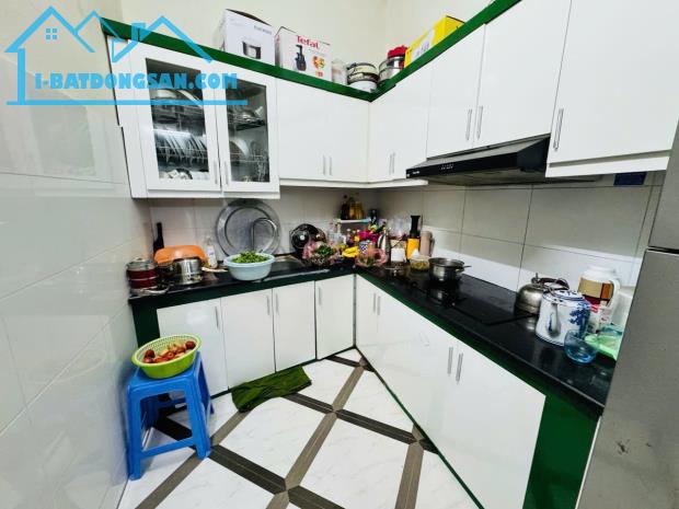 BÁN NHÀ PHÂN LÔ TÂY HỒ - NGÕ BA GÁC ĐUA - BA BƯỚC CHÂN RA ĐƯỜNG Ô TÔ - 1