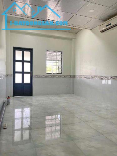 NHÀ ĐẸP GIÁ RẺ DT KHỦNG 41.7m2 SỔ HỒNG VUÔN VỨC , NHỈNH 2 TỶ  . - 2