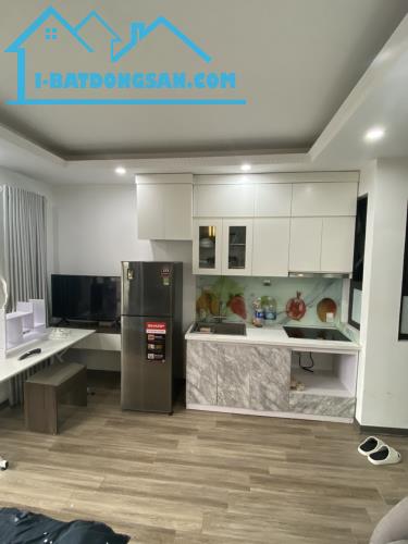 Cho thuê Căn hộ Apartment Full đồ cực xịn. Ban công View mặt hồ tại Ngõ 193 Trích Sài. Chỉ - 4