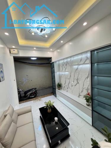 Bán nhà đẹp dân xây 4 tầng, 38m2 giá hạt rẻ, khu dân trí cao phố Nguyễn Lương Bằng, Đống - 1