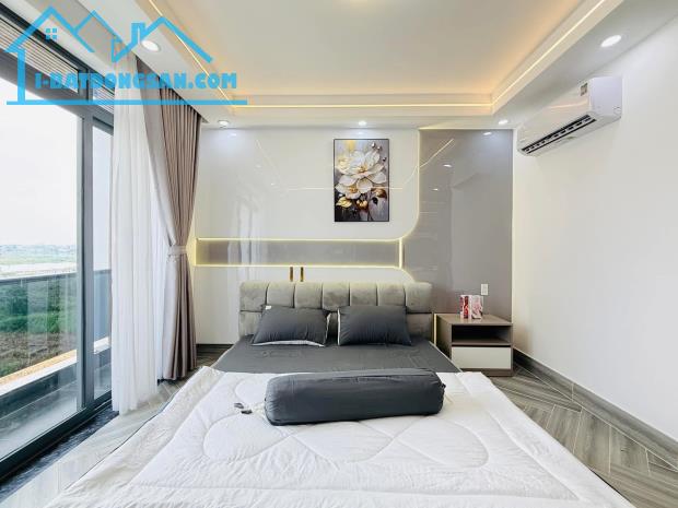 NHÀ CAO CẤP, THIẾT KẾ SANG TRỌNG, 3 LẦU, 6 WC TH 03332 9 5552 THÚY