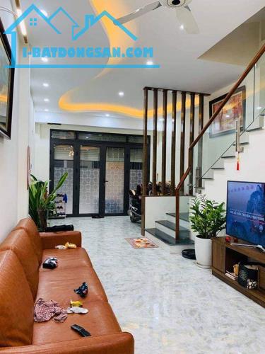 NHÀ MẶT NGÕ THỤY KHUÊ - NGÕ BA GÁC PHI - BA BƯỚC CHÂN RA HỒ TÂY