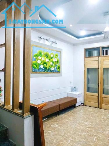 Cho thuê nhà ngõ phố Xuân Đỉnh Bắc Từ Liêm 33m x 5 tầng, giá 13tr/tháng