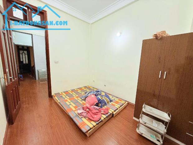 Bán nhà Ngọc Lâm - Ô tô - Kinh doanh - 4 ngủ - 40m2 nhỉnh 6 tỷ - 3