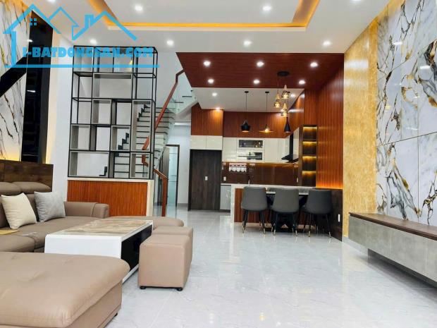 Bán nhà 3t MT Quách Thị Trang- NTP- Hoà Xuân,Cẩm Lệ, giá rẻ