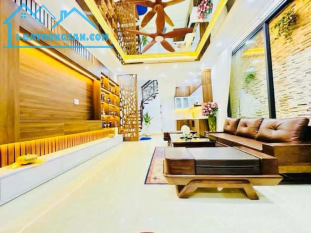 BÁN GẤP NHÀ PHAN KẾ BÍNH PHỐ VIP BA ĐÌNH MỚI KOONG THANG MÁY FULL NỘI THẤT 40M X 7 TẦNG MT - 1