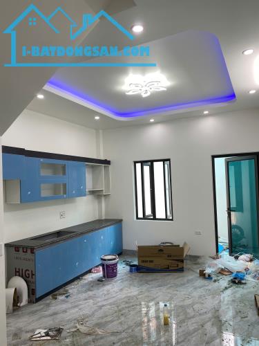 BÁN NHÀ MỚI 2.95 TỶ 3 TẦNG 72M2 CÓ SÂN Ô TÔ NGÕ TRẦN HUY LIỆU - 3