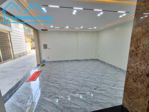 Bán nhà Hoàng Minh Đạo,Long Biên 7 tầng,42m,mt7.2m oto vào nhà  nhỉnh 12 tỷ - 4