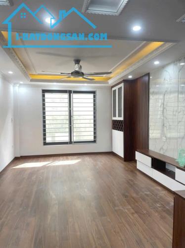 Bán nhà Ngọc Hồi ngay TT Thanh Trì 35m5 t lô góc ô tô cách 15m KD online giá 5.4 tỷ
