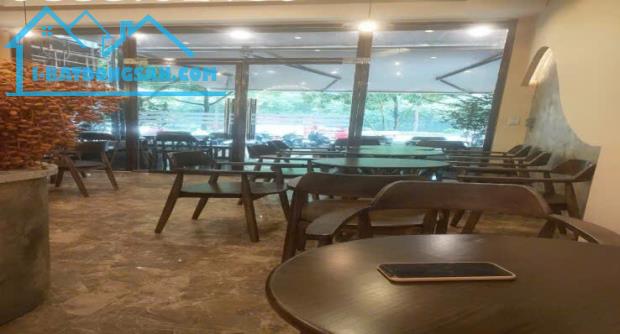 Cho thuê nhà phố Dương Đình Nghệ - Trung Kính 6 tầng 70m2 vỉa hè rộng, tiện làm quán cafe - 2