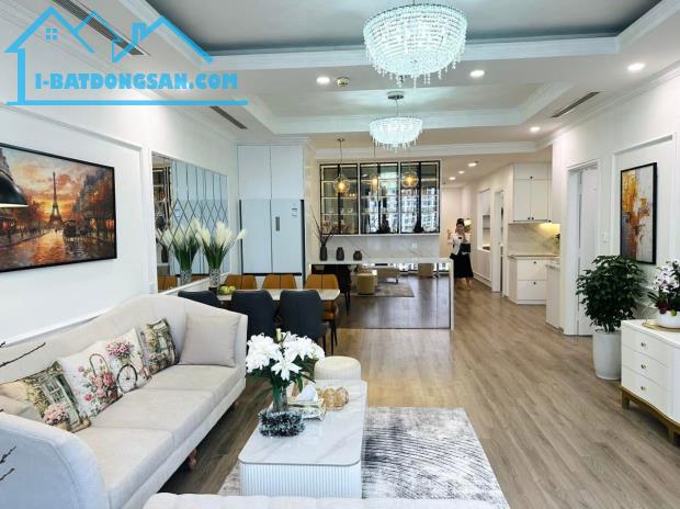 Bán gấp căn hộ chung cư cao cấp Toà R1 Royal City 72A Nguyễn Trãi, Thanh Xuân 129m2, 12.2 - 2