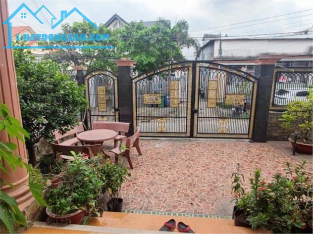 Biệt thự pháp lý chuẩn Phạm Văn ĐồngThủ Đức, 15x20m, 6 Phòng Ngủ, Hồ Bơi, Giá Chỉ 14 Tỷ! - 2