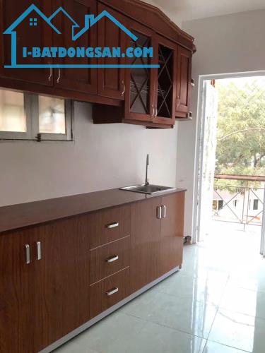 Cần cho thuê nhà ngõ 65 Đặng Văn Ngữ, 40m2, 2 tầng, 4 ngủ, 11 Triệu/tháng - 1