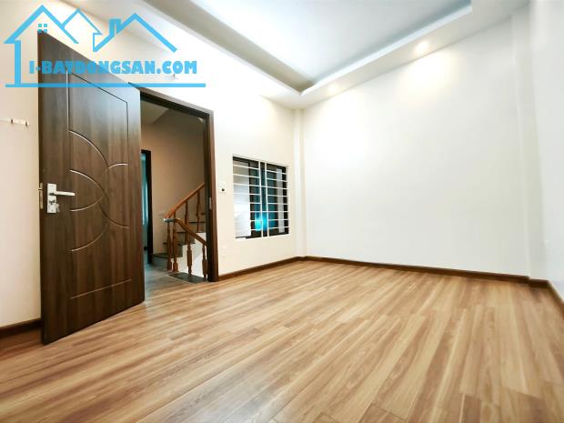 NHÀ MỚI ĐẸP Ở NGAY BÁT KHỐI CỰ KHỐI 42M2 x 4T 4 NGỦ 20M ÔTÔ, Ở SƯỚNG. 6,1TỶ - 3