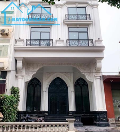 Bán Nhà Mặt Phố Văn Miếu, Đống Đa DT 186m2 x 10T, MT 7,3m, Giá Rẻ.