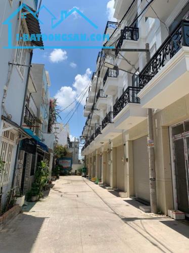 🏠🏡 Bán nhà Hà Huy giáp thạnh Xuân    👉 Diện tích : 52m (4 x13) giá 4.6 tỷ   Hẻm ô tô th - 1