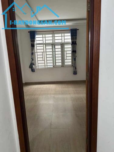Quận 7. Nhà 4 tầng bán. Khu Cư Xã Ngân Hàng. 4x20m. Vị trí Kinh Doanh.